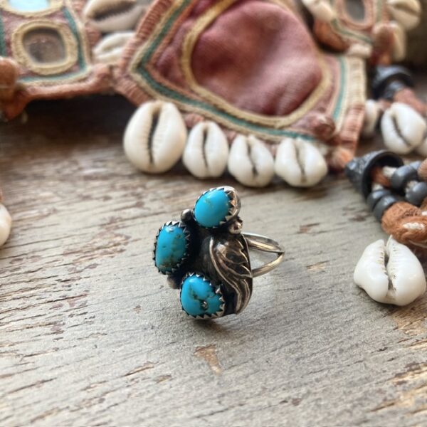 Vintage Navajo sterling silver turquoise ring