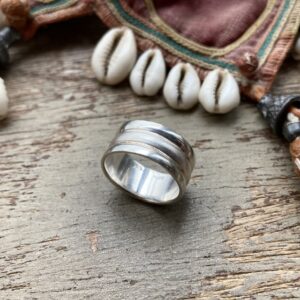 Vintage chunky solid silver ring