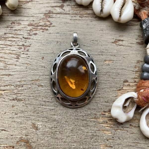 Vintage sterling silver amber pendant