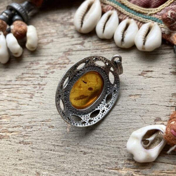 Vintage sterling silver amber pendant