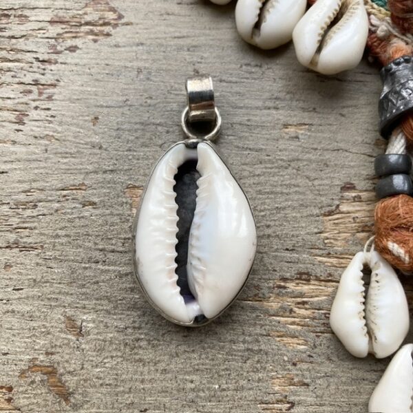 Vintage sterling silver cowrie shell pendant