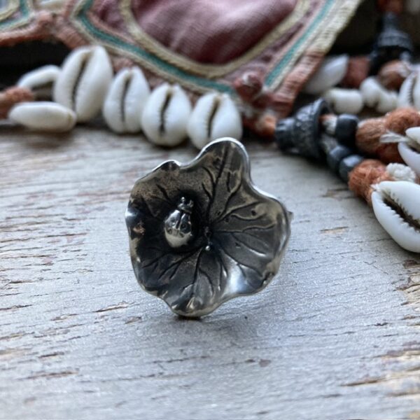 Vintage sterling silver nasturtium leaf ring