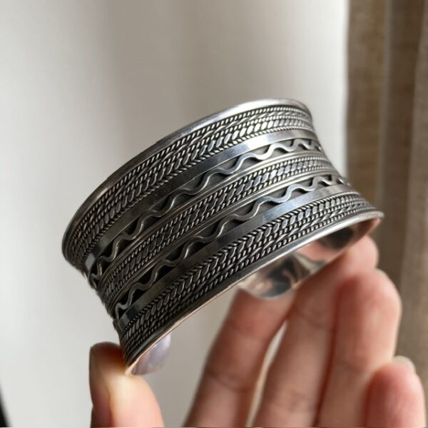 Vintage ornate sterling silver cuff bangle