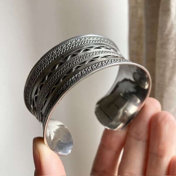 Vintage ornate sterling silver cuff bangle