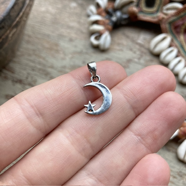 Vintage sterling silver celestial moon pendant