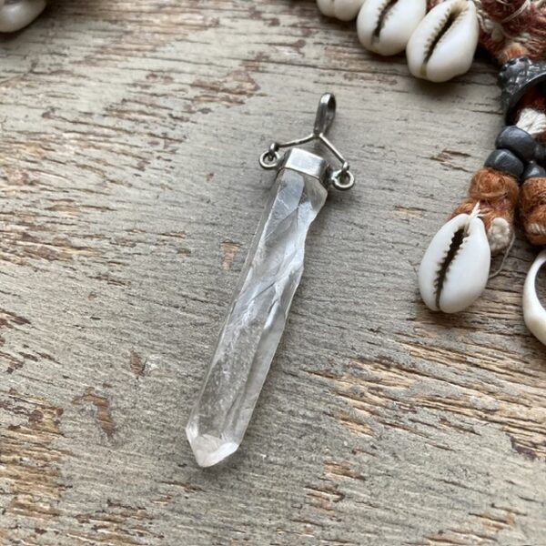 Vintage sterling silver quartz crystal point pendant