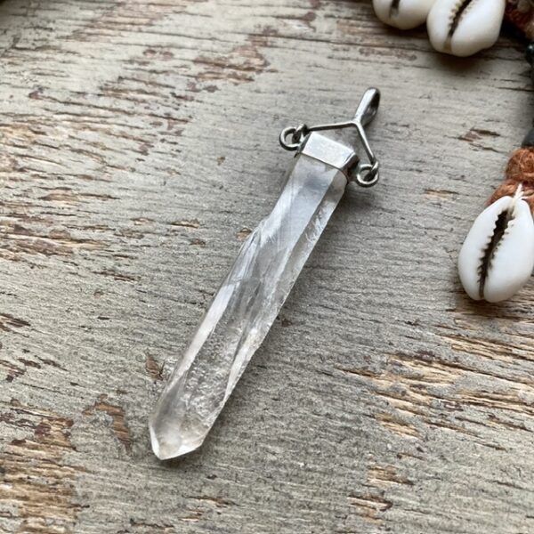 Vintage sterling silver quartz crystal point pendant