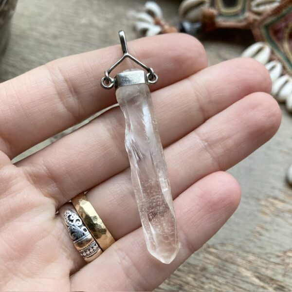 Vintage sterling silver quartz crystal point pendant