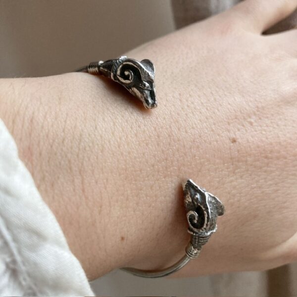 Vintage sterling silver ram’s head bangle