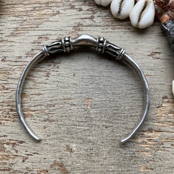 Vintage Balinese sterling silver bangle