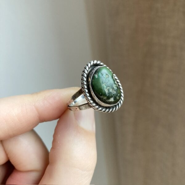 Vintage Navajo sterling silver green turquoise ring