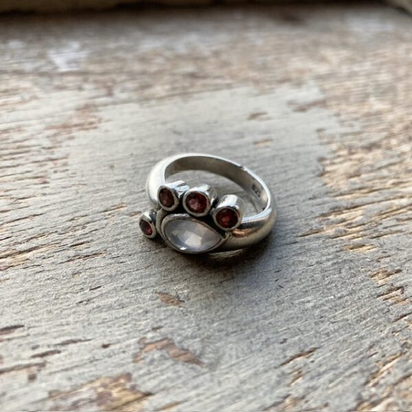 Vintage sterling silver, garnet and rose quartz ring