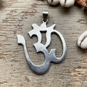 Vintage sterling silver Om pendant