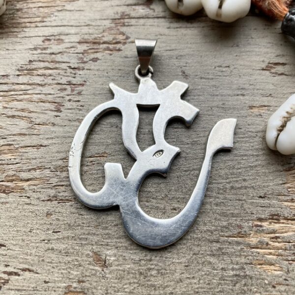 Vintage sterling silver Om pendant