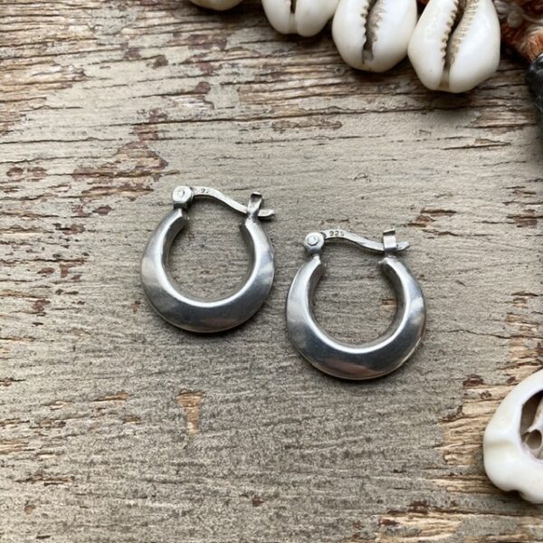 Vintage simple sterling silver hoops