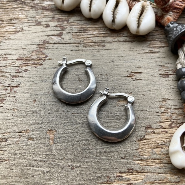 Vintage simple sterling silver hoops