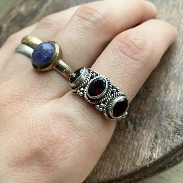 Vintage sterling silver garnet ring