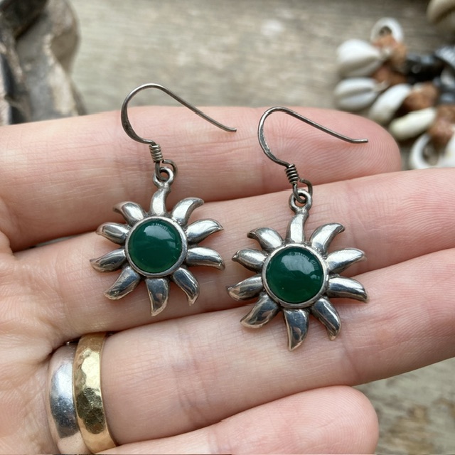 Vintage sterling silver green chalcedony earrings