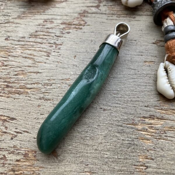 Vintage sterling silver and green chalcedony pendant