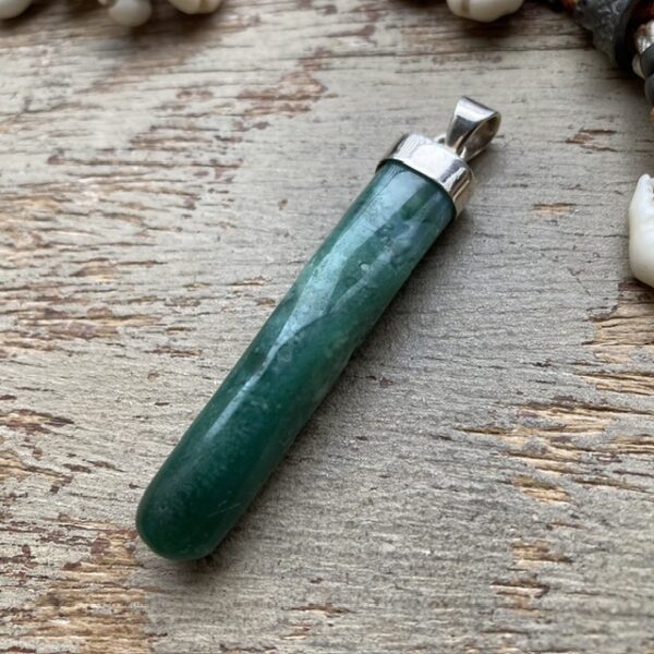 Vintage sterling silver and green chalcedony pendant