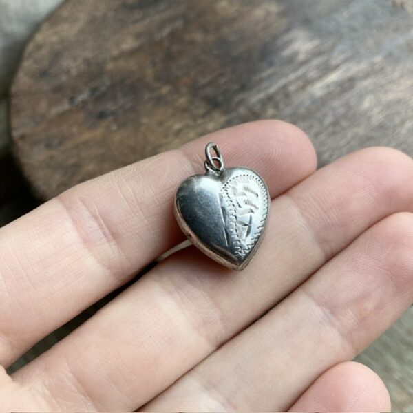 Vintage sterling silver engraved heart pendant