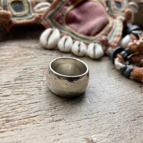 Vintage chunky solid silver band ring