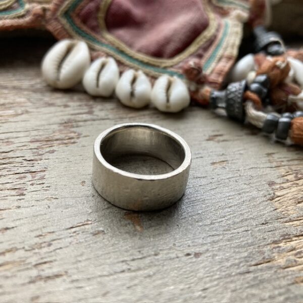 Vintage chunky solid silver ring