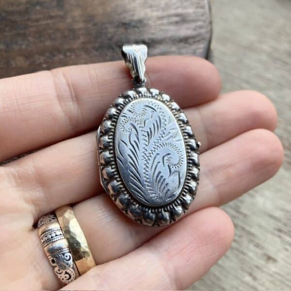 Vintage ornate sterling silver locket