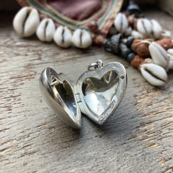 Vintage sterling silver love heart locket