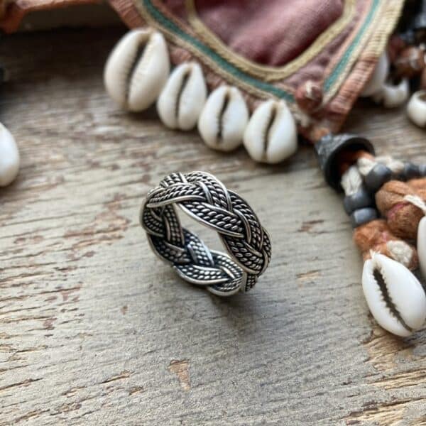 Vintage sterling silver plaited ring