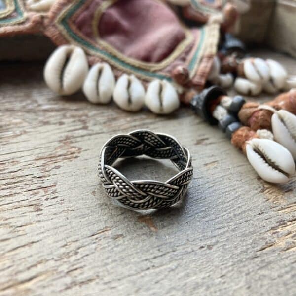 Vintage sterling silver plaited ring