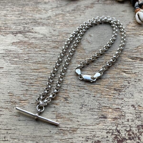 Vintage sterling silver T-bar necklace