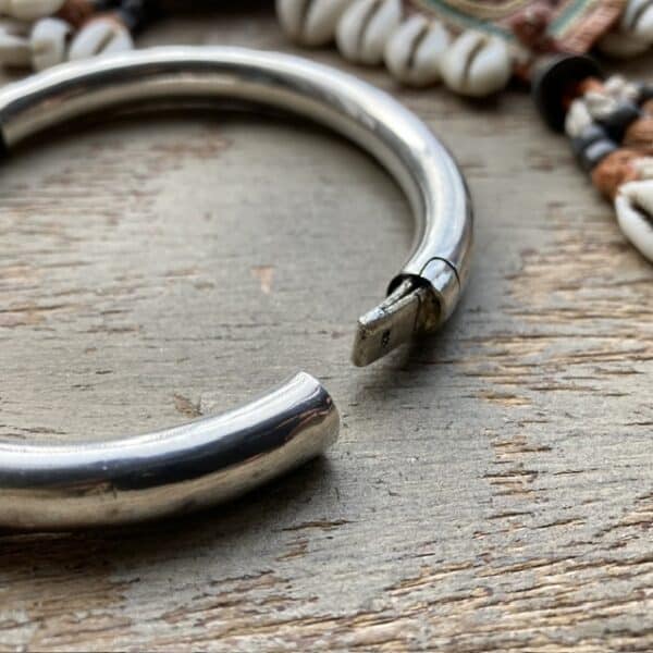 Vintage chunky sterling silver bangle