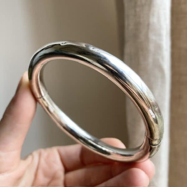 Vintage chunky sterling silver bangle