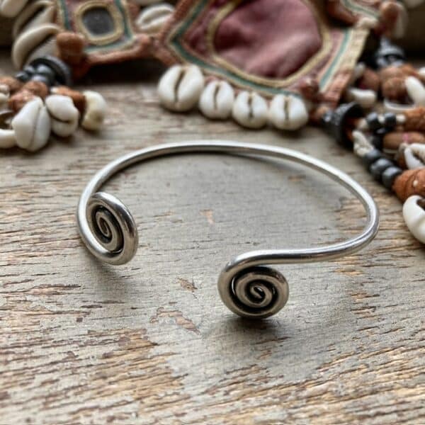 Vintage sterling silver spiral bangle