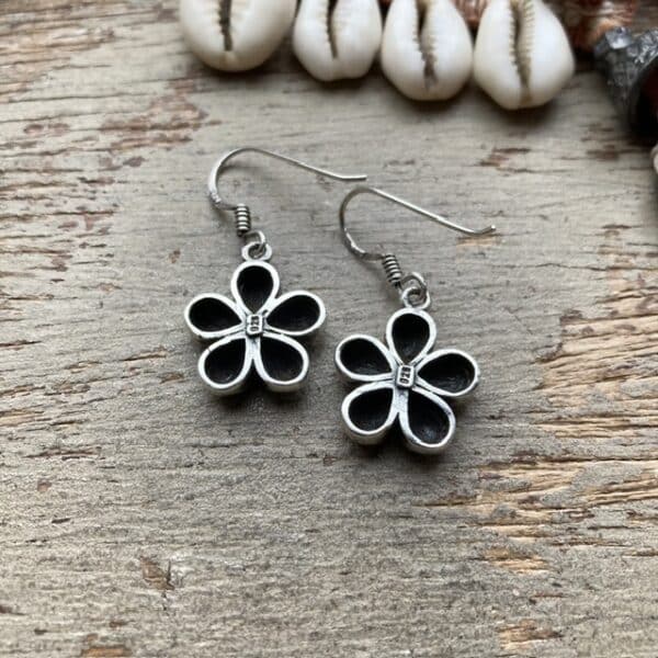 Vintage sterling silver flower earrings