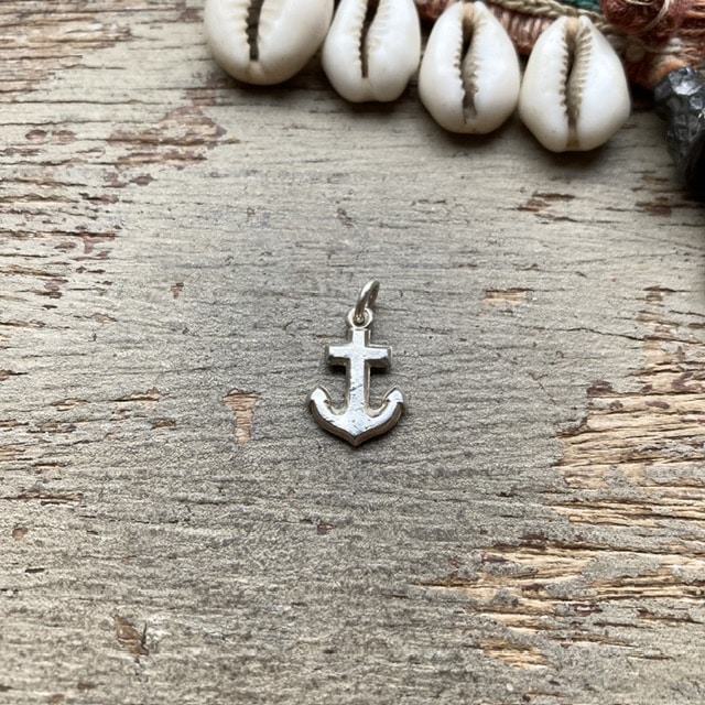 Vintage sterling silver anchor pendant