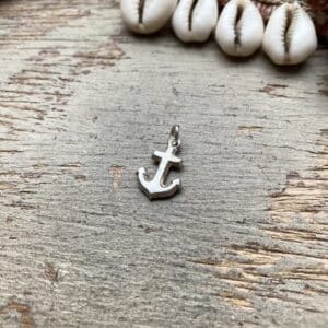 Vintage sterling silver anchor pendant