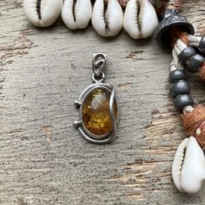 Vintage sterling silver amber pendant