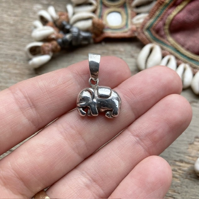 Vintage sterling silver elephant pendant