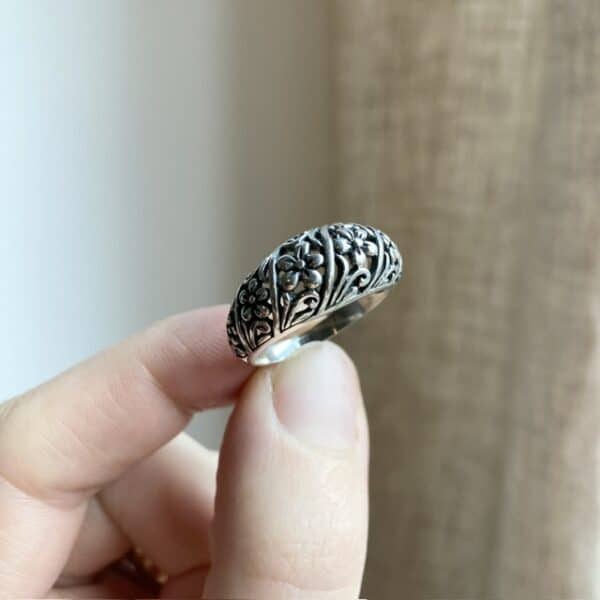 Vintage sterling silver floral ring