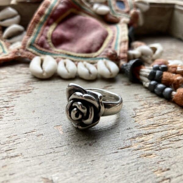 Vintage sterling silver rose ring