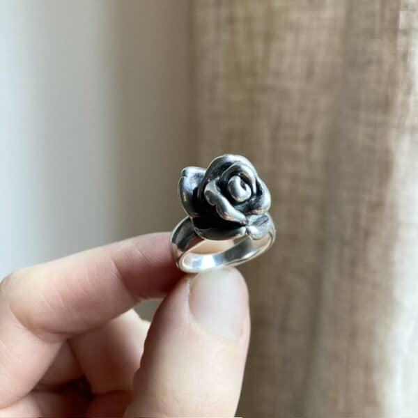 Vintage sterling silver rose ring