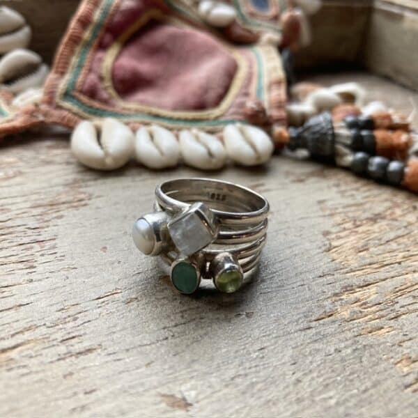 Vintage sterling silver gemstone ring