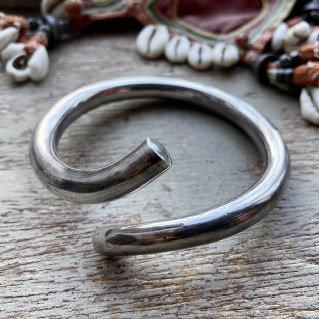 Vintage chunky sterling silver wraparound bangle