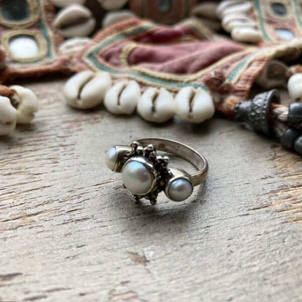 Vintage sterling silver and pearl ring